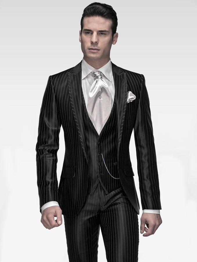 ONGala 61 - Traje italiano raso raya diplomática negro con rayas blancas