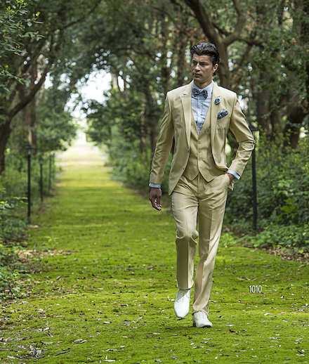 ONGala 1010 - Trajes de novio italianos shantung beige
