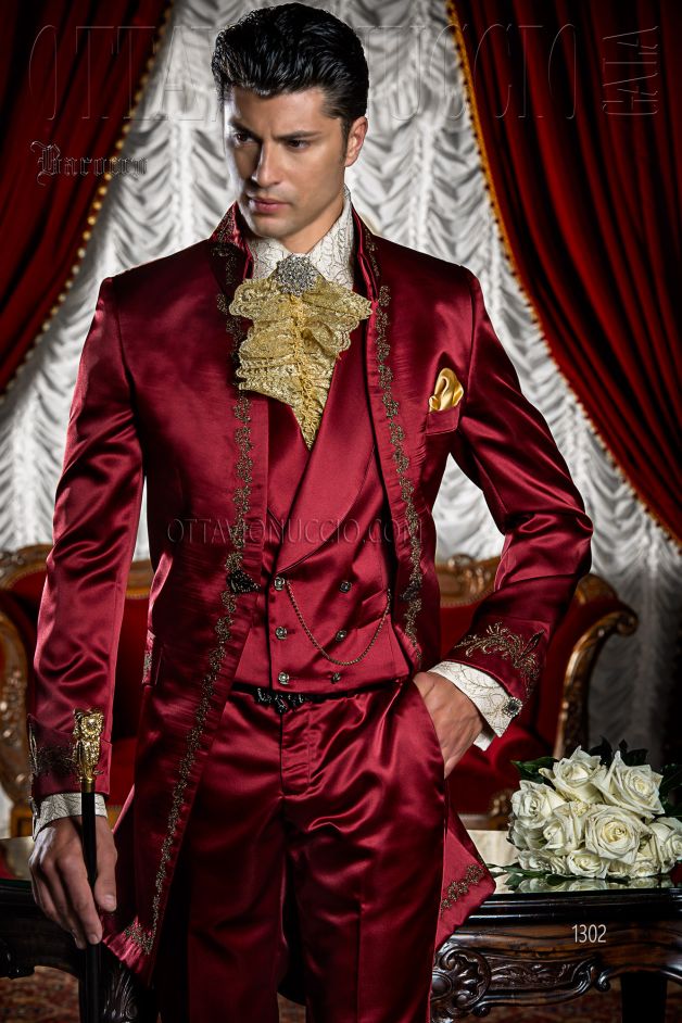 ONGala 1302 - Traje barroco en raso rojo bordado negro oro