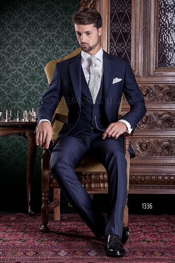 ONGala 1336 - Traje azul para novio en lana mohair con chaleco solapa chal