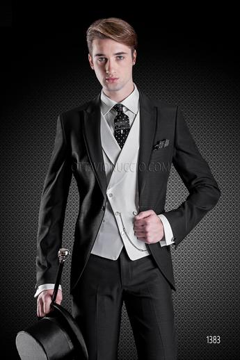 ONGala 1383 - Traje italiano de novio negro vivos raso con chaleco marfil