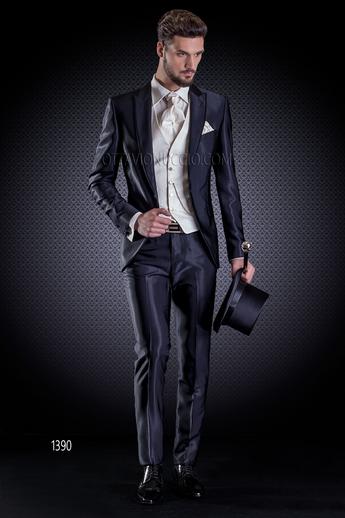 ONGala 1390 - Traje italiano de novio azul con chaleco damascado marfil