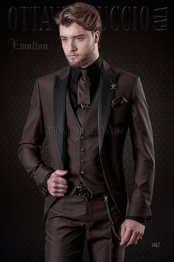 ONGala 1467 - Traje de novio marrón con vivos negros a contraste