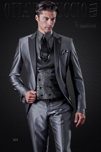 ONGala 1474 - Traje de novio gris con solapa negra y chaleco damascado