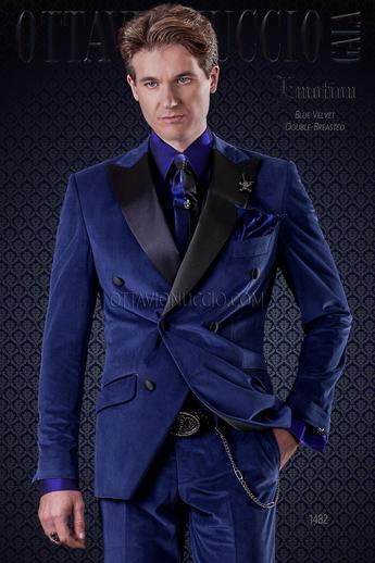 ONGala 1482 - Traje cruzado azul eléctrico de terciopelo con solapa de raso