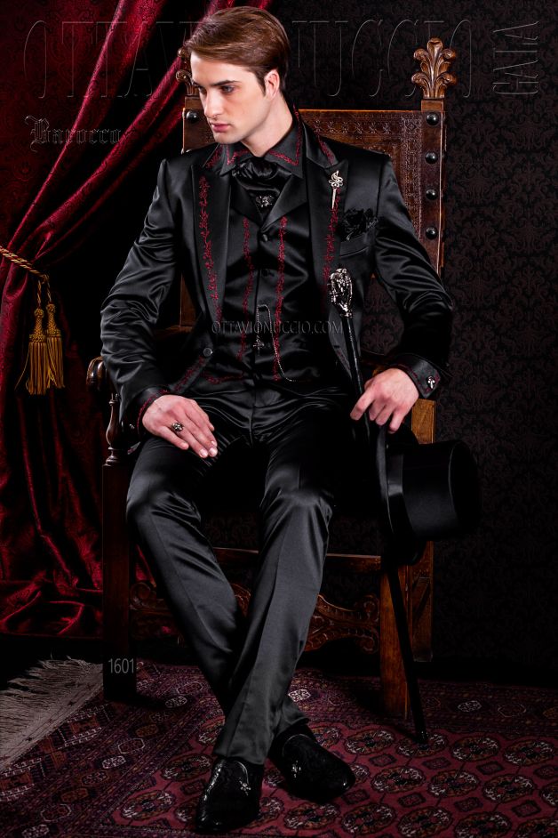ONGala 1601 - Traje de novio barroco redingote raso negro con bordado rojo