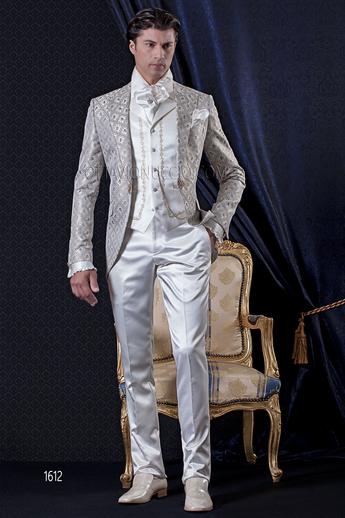 ONGala 1612 - Traje de novio barroco redingote brocado gris claro
