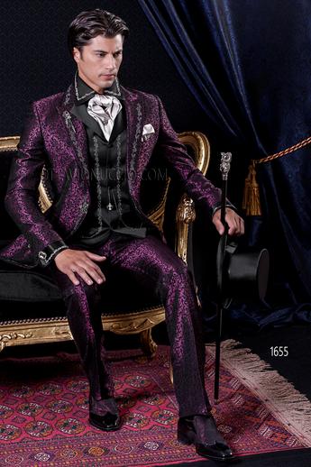 ONGala 1655 - Traje de novio redingote damascado púrpura con bordado plata