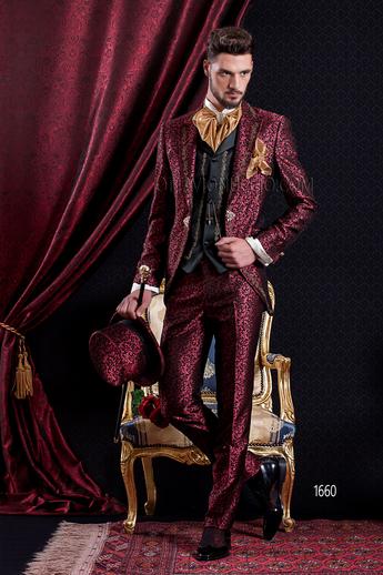 ONGala 1660 - Traje de novio redingote damascado rojo con chaleco bordado