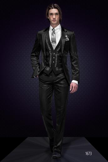 ONGala 1673 - Traje de novio negro de raso con bordado plata