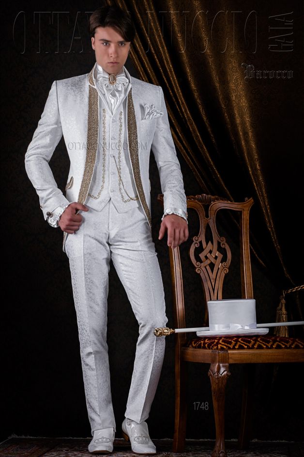 ONGala 1748 - Traje de novio barroco brocado blanco con pedrería de cristal dorada