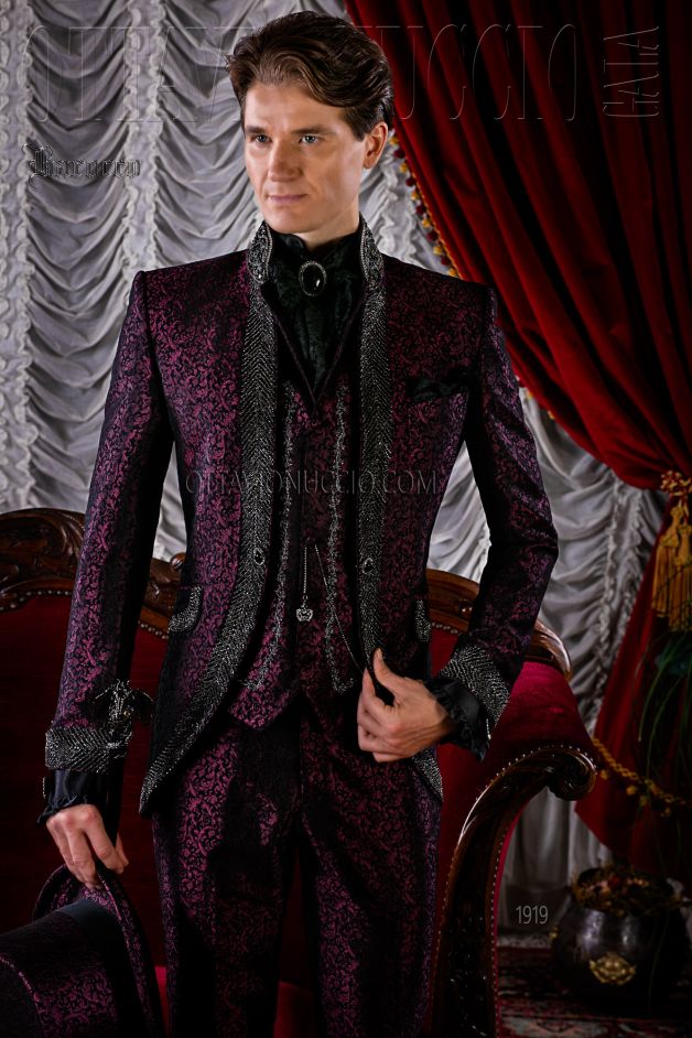 ONGala 1919 - Traje de novio gótico brocado púrpura con pedrería cristal