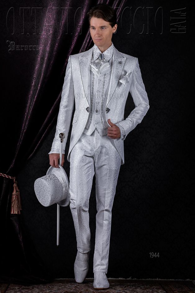 ONGala 1944 - Traje redingote barroco brocado blanco con strass cristal
