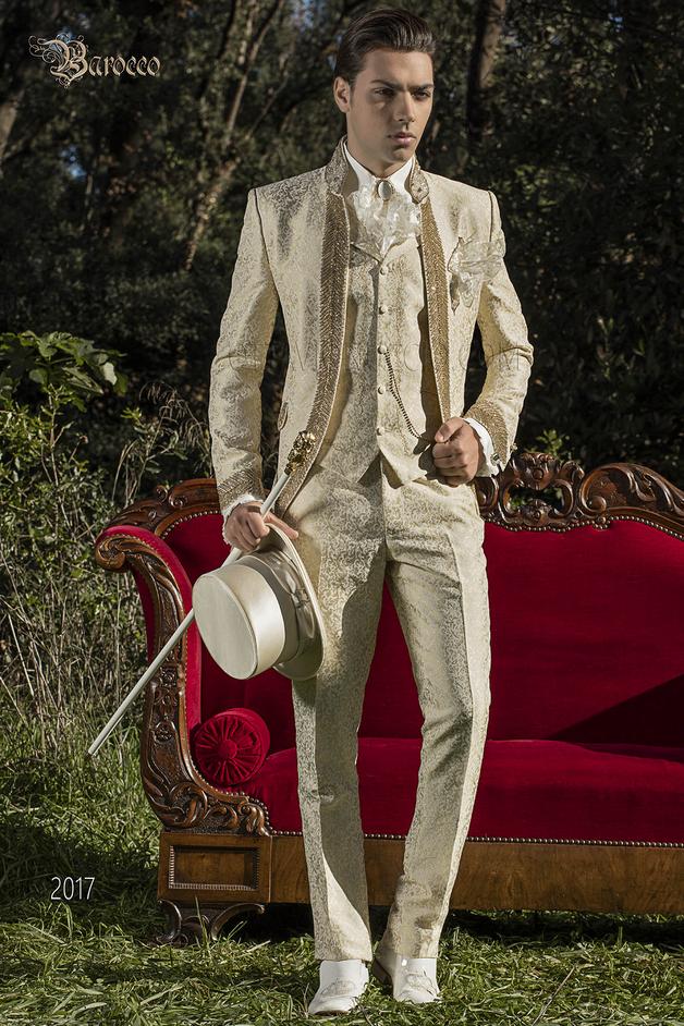ONGala 2017 - Traje de novio barroco brocado crema con pedrería strass. levita cuello Mao