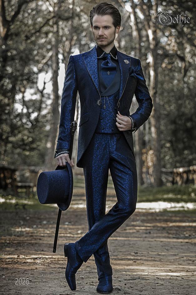 ONGala 2026 - Traje de novio Gótico, levita de época en brocado azul con cristales strass en las solapas