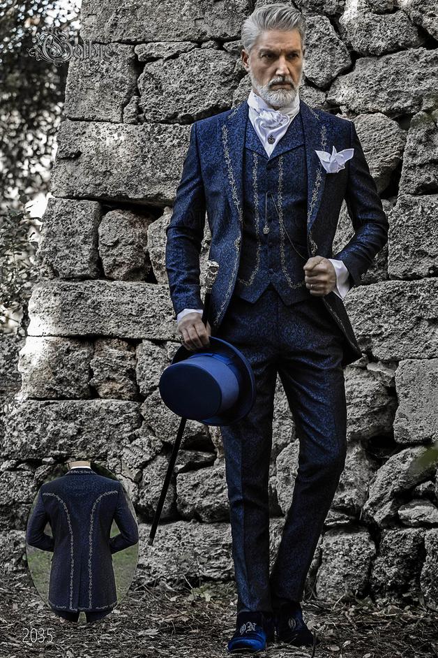 ONGala 2035 - Traje de novio Gótico italiano, levita de época en tejido jacquard azul con bordados plateados