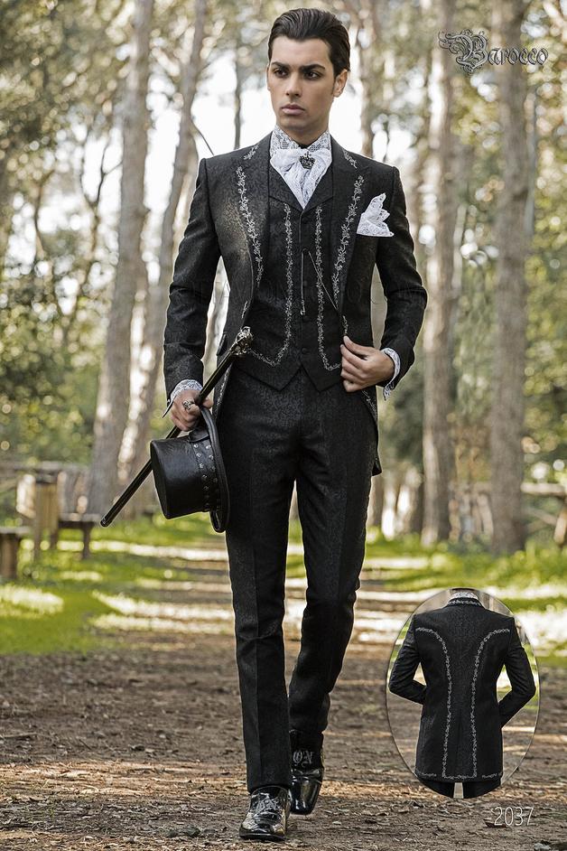 ONGala 2037 - Traje de hombre novio barroco brocado negro con bordados plateados y broche de cristal