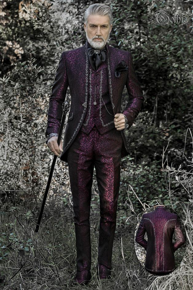 ONGala 2042 - Traje italiano de novio Gótico, cuello mao en jacquard morado con bordados plateados