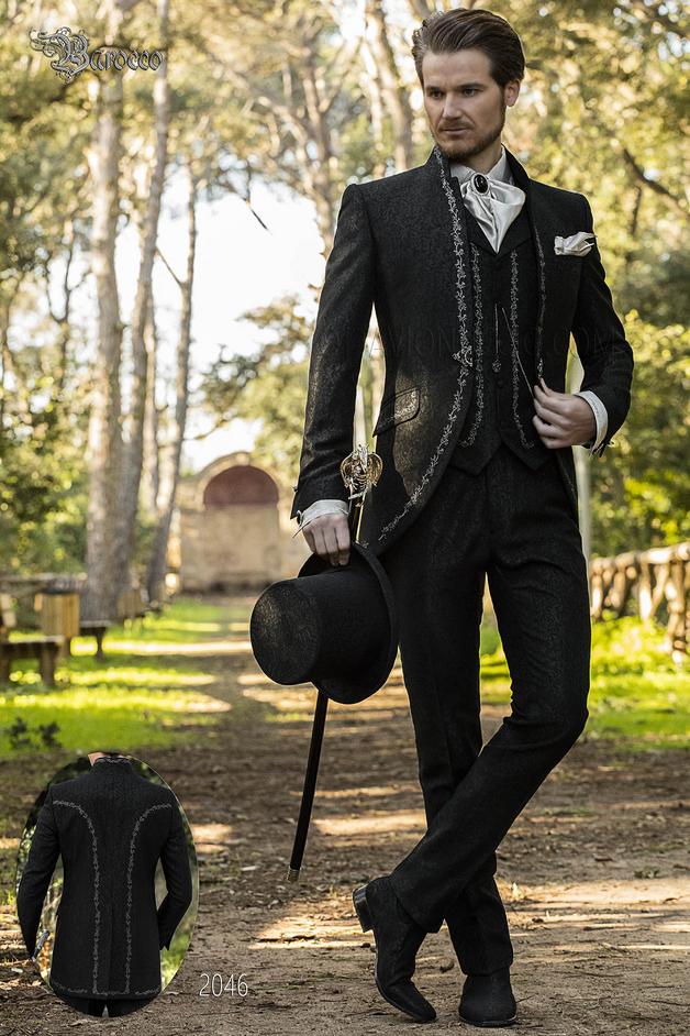 ONGala 2046 - Traje levita de novio barroco cuello mao, tejido brocado negro con bordados plateados 
