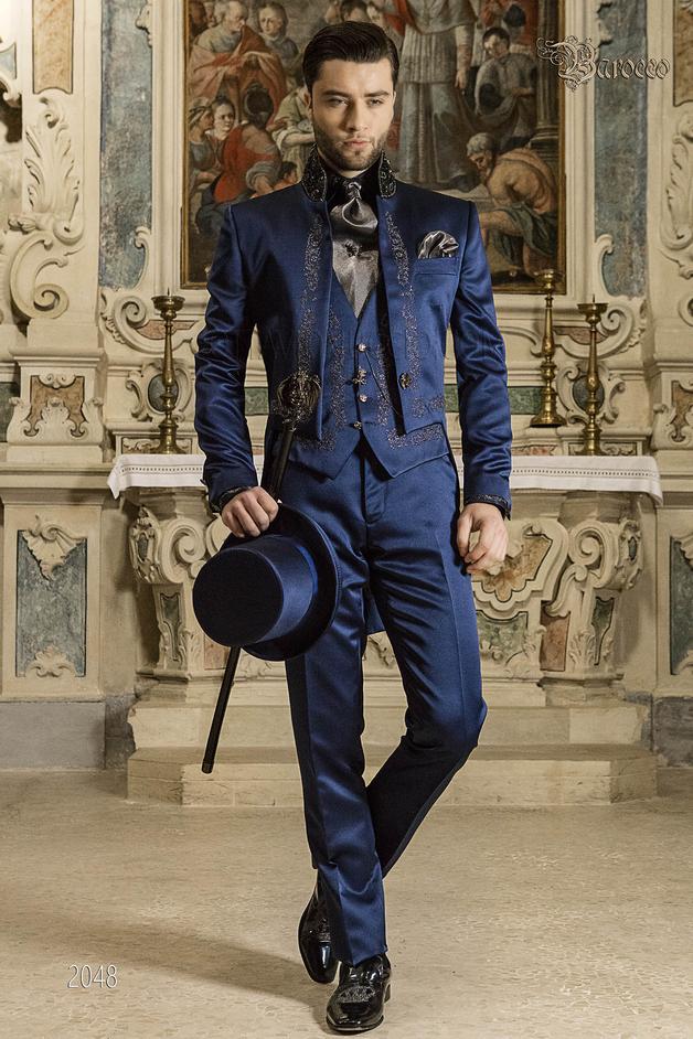 ONGala 2048 - Traje italiano frac de novio barroco, cuello mao de satén azul con bordados plateados