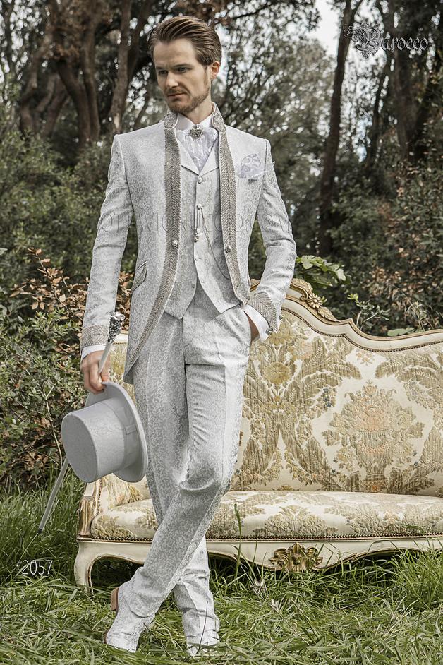 ONGala 2057 - Traje italiano de novio Gótico, pedrería strass cristal cuello mao, tejido brocado gris perla