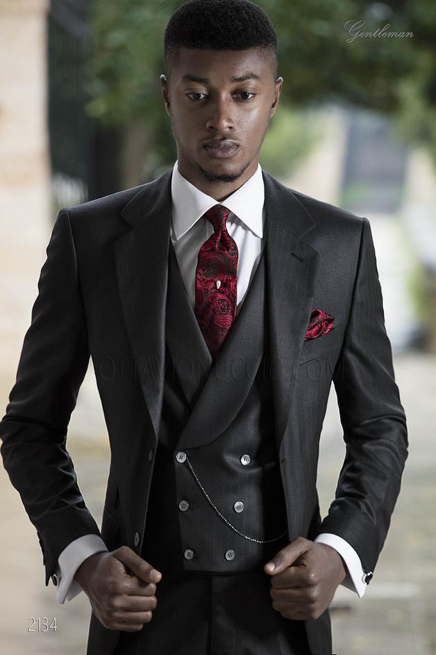 ONGala 2134 - Traje italiano negro raya diplomática roja