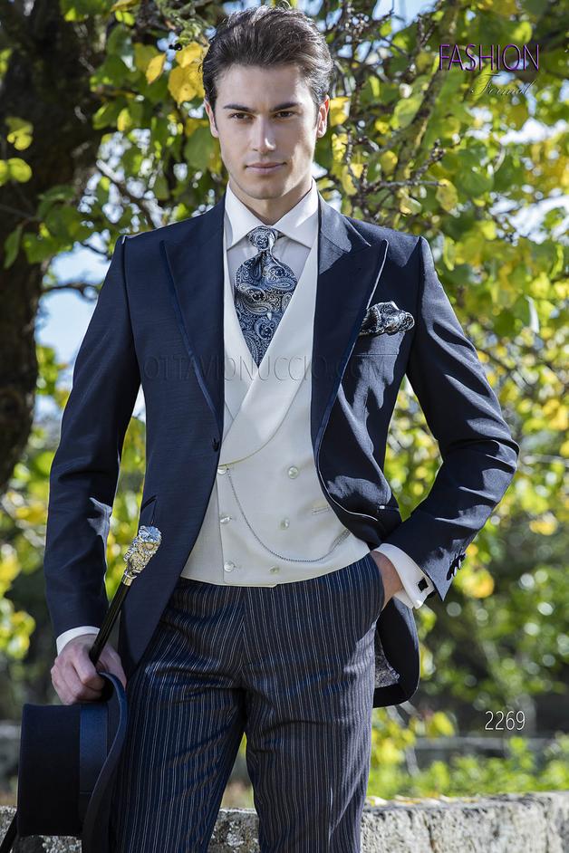 ONGala 2269 - Traje de novio media etiqueta azul con chaleco marfil y pantalón azul rayas