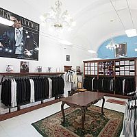 Interno del negozio Ottavio Nuccio Gala di Bari.